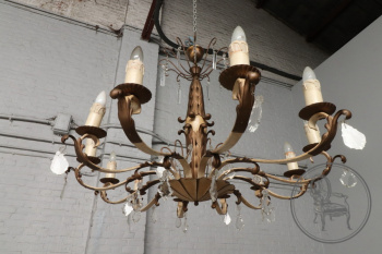 Старинная люстра из металла с хрустальными подвесками код. BE47922