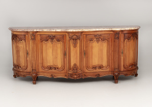 картинка Старинный комод салоне старинных вещей "Шебби" являющийся официальным дистрибьютором в России и Беларуси