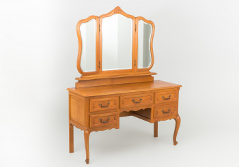 Старинный косметический столик код. RM25213