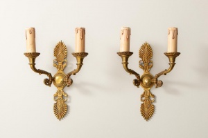 картинка Старинные бронзовые бра салоне старинных вещей "Шебби" являющийся официальным дистрибьютором в России и Беларуси