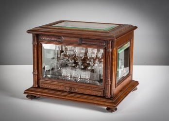 Антикварный ликерный бар (cave à liqueur) в ореховом корпусе код. RM4165832