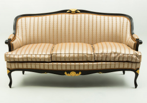 картинка Старинное канапе салоне старинных вещей "Шебби" являющийся официальным дистрибьютором в России и Беларуси