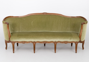 картинка Старинное канапе салоне старинных вещей "Шебби" являющийся официальным дистрибьютором в России и Беларуси