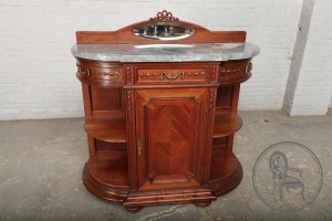 картинка Антикварный ореховый комод со столешницей из дымчатого мрамора салоне старинных вещей "Шебби" являющийся официальным дистрибьютором в России и Беларуси