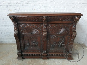 Антикварный комод с резьбой в стиле Брейгель код. BE4138351