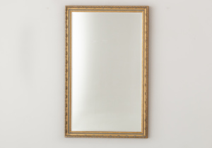 картинка Старинное зеркало салоне старинных вещей "Шебби" являющийся официальным дистрибьютором в России и Беларуси