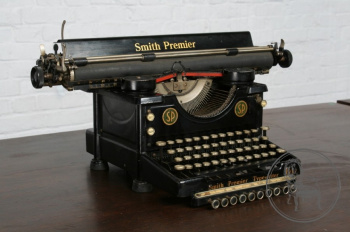 Старинная печатная машинка код. BE5711