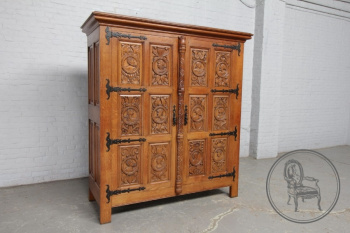 Антикварный шкаф код. BE5998