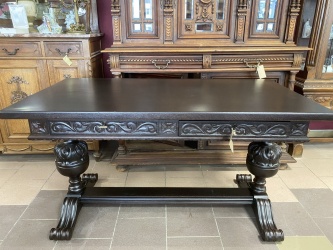 Антикварный письменный стол с массивными ножками в форме балясин код. ЕЕ518