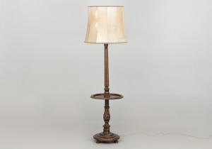 картинка Старинный торшер салоне старинных вещей "Шебби" являющийся официальным дистрибьютором в России и Беларуси