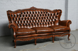 картинка Старинное канапе салоне старинных вещей "Шебби" являющийся официальным дистрибьютором в России и Беларуси
