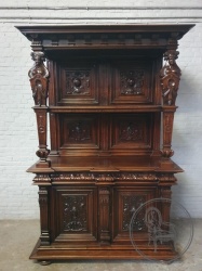 Антикварный ореховый буфет с резными маскаронами код. BE4109144