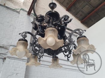 Старинная люстра с фигурками ангелочков код. BE4149927