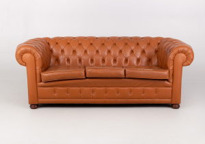 картинка Старинная софа салоне старинных вещей "Шебби" являющийся официальным дистрибьютором в России и Беларуси