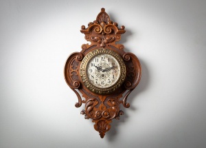 картинка Антикварные немецкие часы в резном дубовом корпусе салоне старинных вещей "Шебби" являющийся официальным дистрибьютором в России и Беларуси
