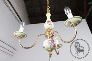 картинка Старинная фарфоровая люстра с росписью салоне старинных вещей "Шебби" являющийся официальным дистрибьютором в России и Беларуси
