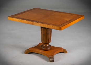 Старинный раздвижной стол на точеном пьедестале код. RM4165652