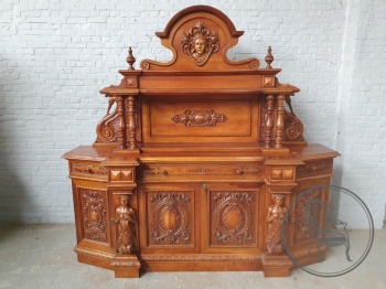 Антикварный ореховый буфет с искусной резьбой код.&nbsp;BE4165293