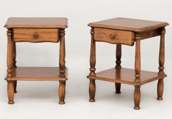 Пара старинных открытых тумбочек из светлого бука код. RM4100140