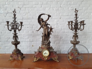 Антикварные французские каминные часы с канделябрами код.&nbsp;BE4165378