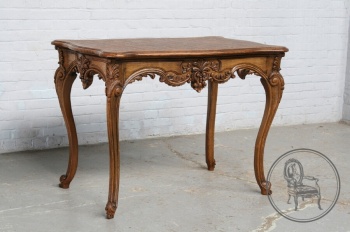 Антикварный резной приставной столик код. BE4097398