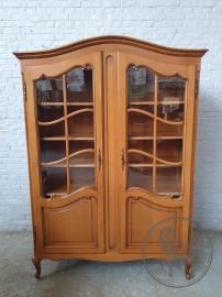 Антикварный дубовый книжный шкаф-витрина в стиле рококо код. BE4165260