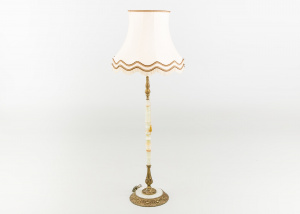 картинка Старинный торшер салоне старинных вещей "Шебби" являющийся официальным дистрибьютором в России и Беларуси