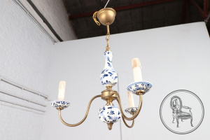 картинка Антикварная люстра салоне старинных вещей "Шебби" являющийся официальным дистрибьютором в России и Беларуси