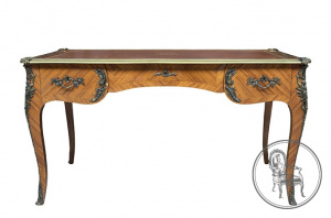 картинка Антикварный письменный стол салоне старинных вещей "Шебби" являющийся официальным дистрибьютором в России и Беларуси