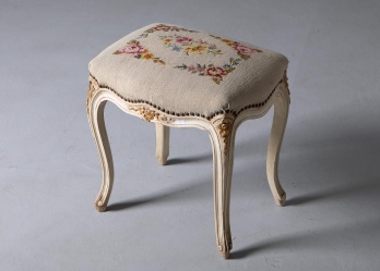 Антикварный пуфик с гобеленом код. RM4165600