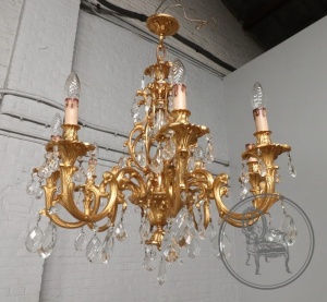 картинка Старинная бронзовая люстра в стиле Луи XV салоне старинных вещей "Шебби" являющийся официальным дистрибьютором в России и Беларуси