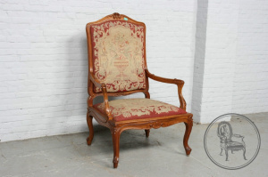 картинка Антикварное кресло салоне старинных вещей "Шебби" являющийся официальным дистрибьютором в России и Беларуси