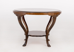 картинка Cтаринный стол салоне старинных вещей "Шебби" являющийся официальным дистрибьютором в России и Беларуси