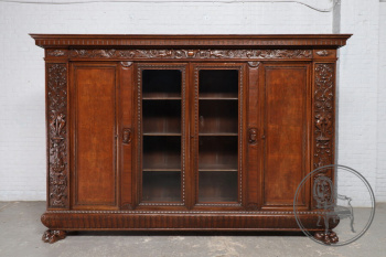 Старинный книжный шкаф из ореха с вертикальной орнаментальной композицией в стиле ренессанс код. BE107287