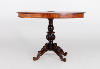 Старинный столик код. RM40387