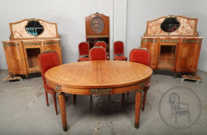 картинка Антикварный комплект для столовой из дуба в стиле арт-деко салоне старинных вещей "Шебби" являющийся официальным дистрибьютором в России и Беларуси