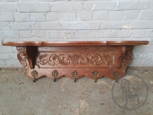 картинка Старинная настенная вешалка с латунными крючками салоне старинных вещей "Шебби" являющийся официальным дистрибьютором в России и Беларуси