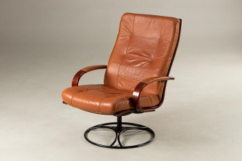 Старинное кресло для рабочего кабинета с кожаной обивкой код. RM4101670