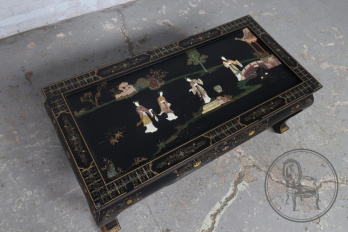 Старинный столик в ориентальном стиле с росписью и инкрустацией камнями код. BE9119