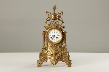 Старинные французские бронзовые часы код. RM4101648