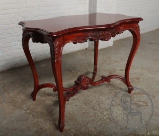 Антикварный столик из красного дерева код. BE107079