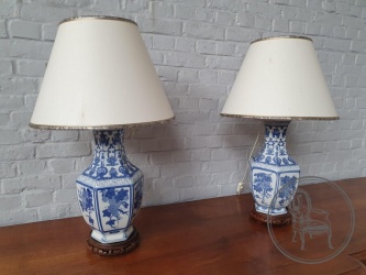 Пара старинных настольных ламп в ориентальном стиле код. BE4097487