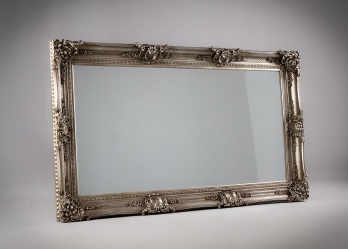 Антикварное зеркало с фацетом в раме, украшенной лепниной цветочного орнамента код. RM4165343