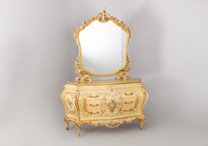 картинка Антикварный комод с зеркалом салоне старинных вещей "Шебби" являющийся официальным дистрибьютором в России и Беларуси