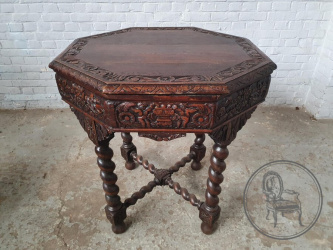 Антикварный кофейный столик с витыми ножками код. BE107135