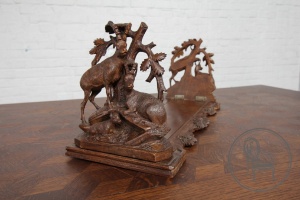 картинка Антикварный резной держатель для книг салоне старинных вещей "Шебби" являющийся официальным дистрибьютором в России и Беларуси