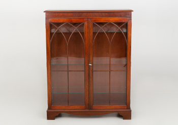 Старинный посудный шкаф код. RM48260