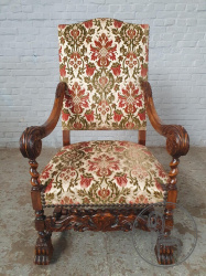 Антикварное кресло из ореха с винтовым основанием и звериными лапами код. BE3259419
