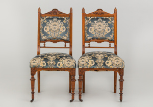 картинка Старинные стулья (2 шт.) салоне старинных вещей "Шебби" являющийся официальным дистрибьютором в России и Беларуси