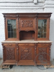 Антикварный дубовый буфет с резными мифологическими фигурами код. BE4150612